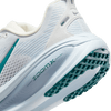 Nike Vomero 18 (Women’s)