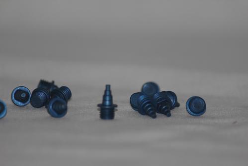 Omnilite Ceramic 7MM X-Tree Spikes multiple colours