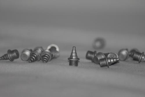 Omnilite Ceramic 7MM X-Tree Spikes multiple colours